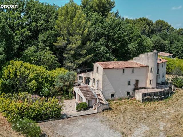 Propriété 11 pièces 523 m²