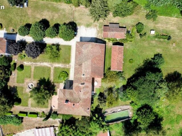 Propriété 14 pièces 637 m²