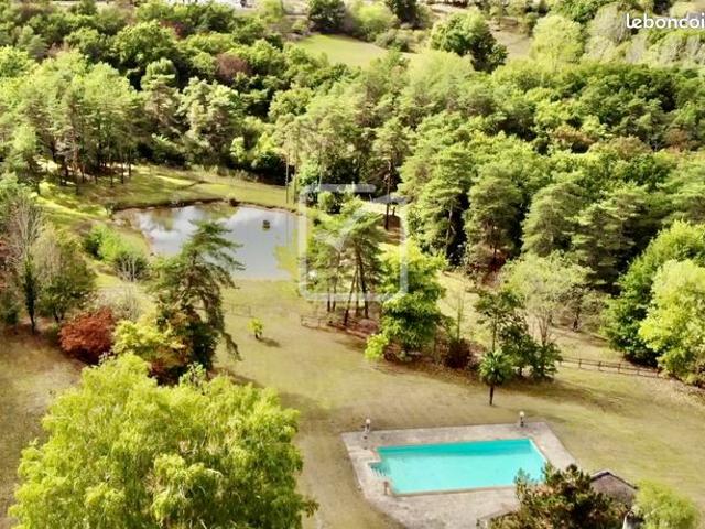 Propriété 15 pièces 250 m²