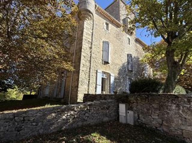 Propriété 15 pièces 234 m²