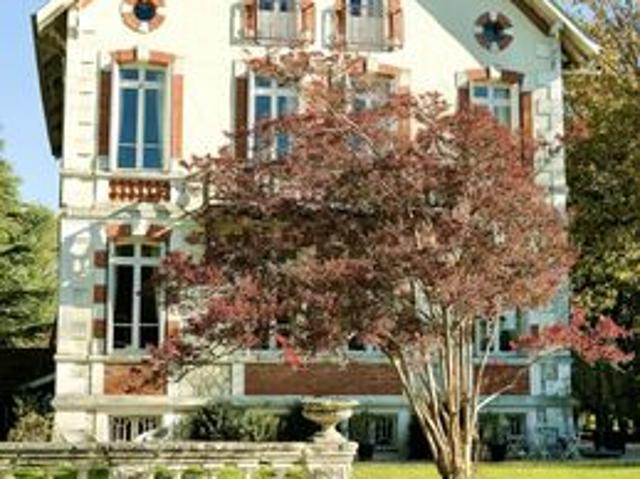 Propriété 15 pièces 342 m²