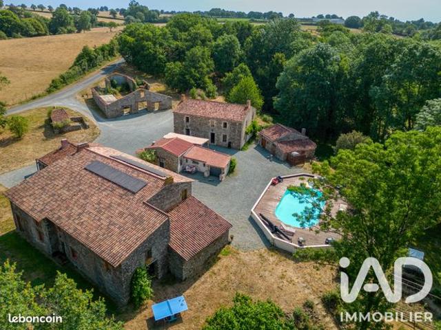 Propriété 15 pièces 365 m²