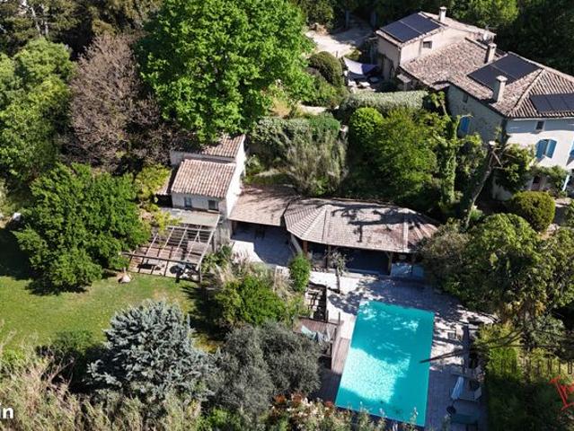 Propriété 15 pièces 370 m²