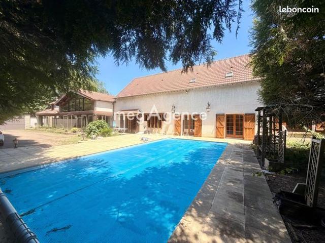 Propriété 15 pièces 383 m²