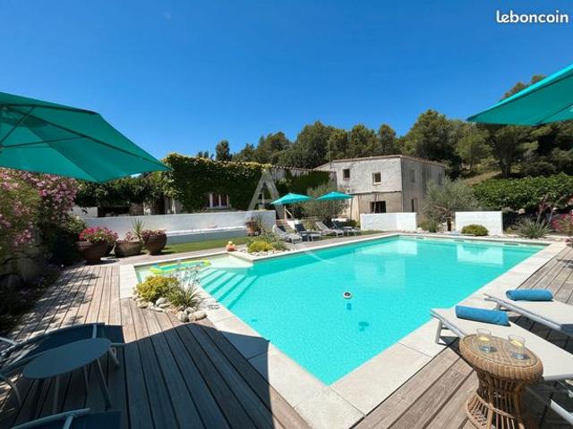 Propriété 15 pièces 382 m²