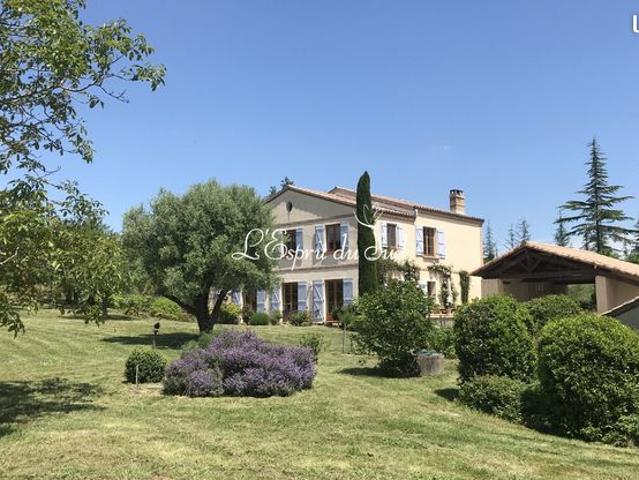 Propriété 15 pièces 395 m²