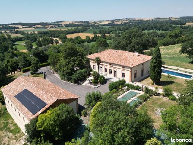 Propriété 15 pièces 323 m²
