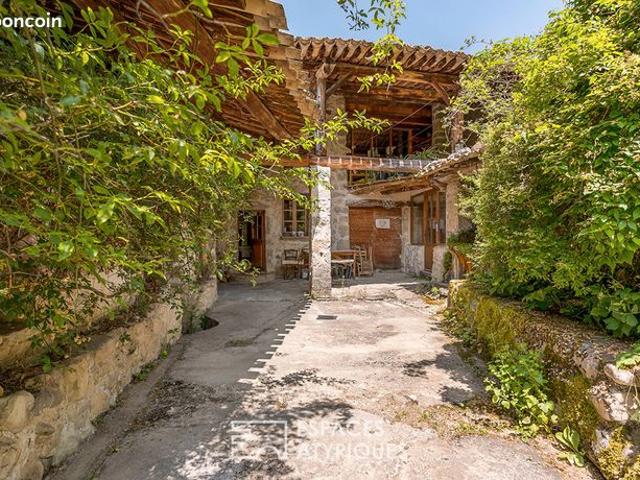 Propriété 15 pièces 450 m²