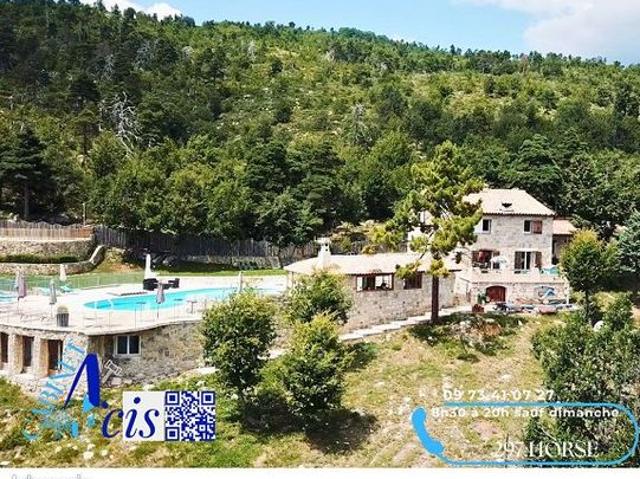 Propriété 15 pièces 745 m²