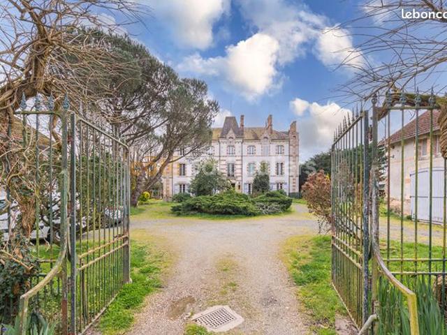 Propriété 15 pièces 750 m²