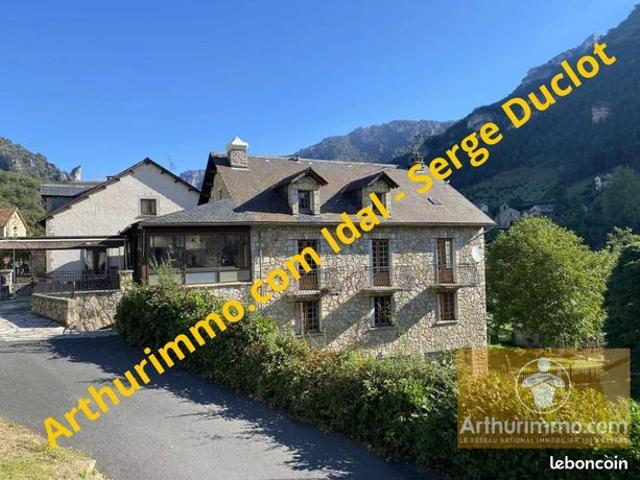 Maison 16 pièces 380 m²