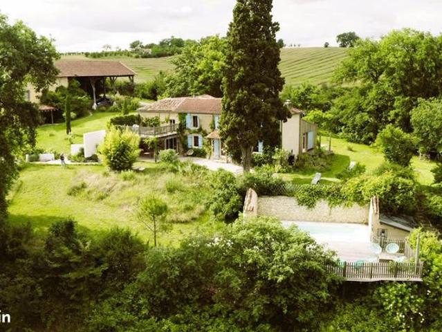 Propriété 16 pièces 417 m²