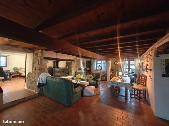 Propriété 17 pièces 225 m²