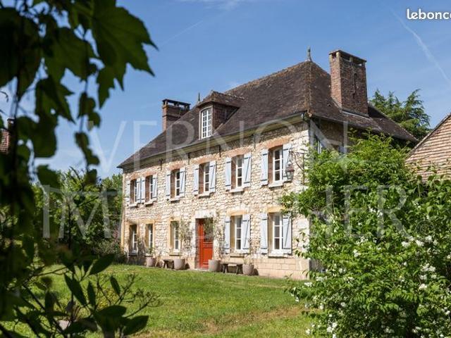 Propriété 17 pièces 392 m²