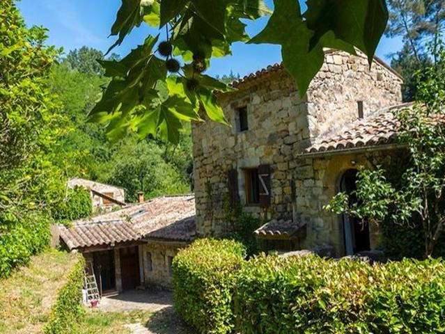 Propriété 17 pièces 325 m²