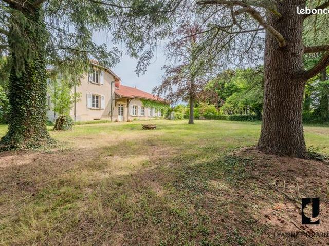 Propriété 17 pièces 451 m²