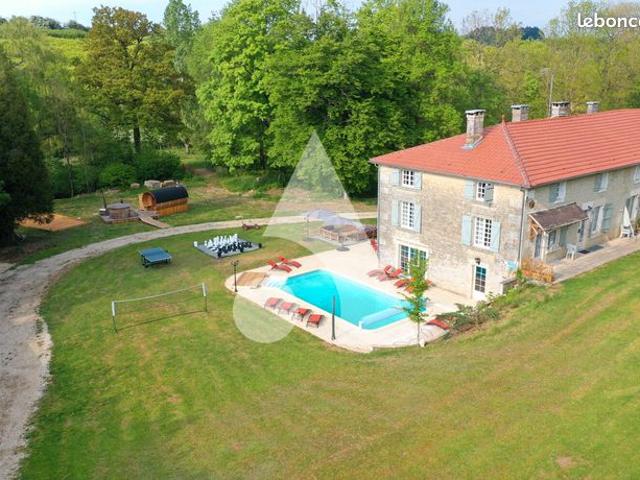 Propriété 17 pièces 600 m²