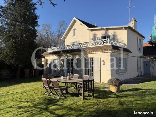 Propriété 189 m² Noisy le Roi