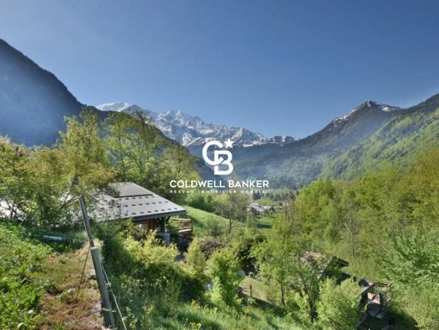 Propriété 183 m² habitables 226 m² au total – 6 chambres, 3 séjours avec cuisines – Servoz