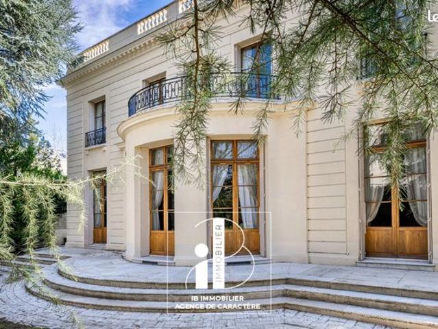 Propriété 18 pièces 368 m²