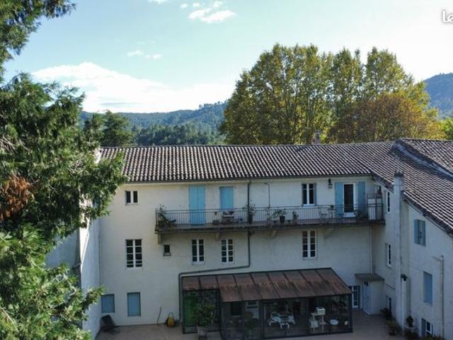 Propriété 18 pièces 373 m²