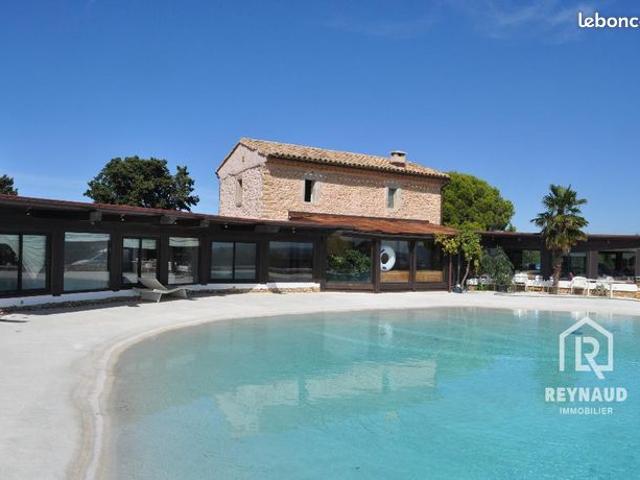 Propriété 18 pièces 400 m²