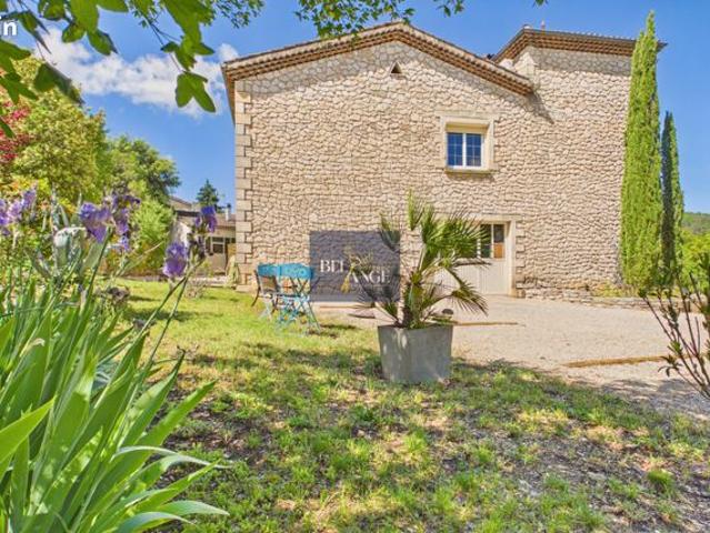 Propriété 19 pièces 372 m²