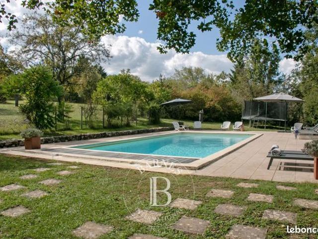 Propriété 19 pièces 400 m²