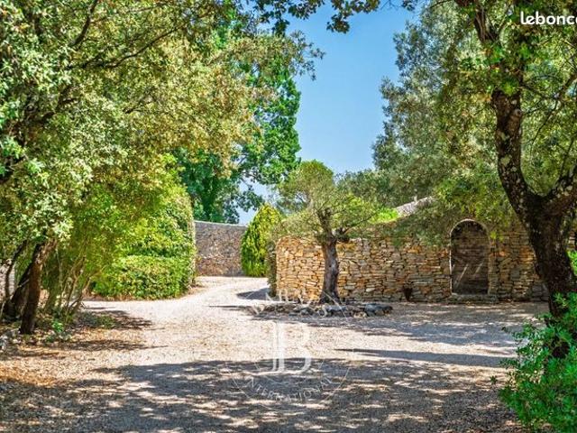Propriété 19 pièces 600 m²