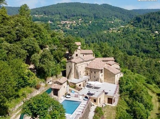 Propriété 1 494 m² Faugeres