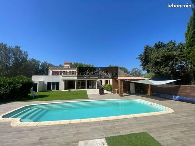 Propriété 20 pièces 1465 m²