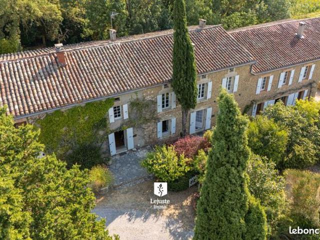 Propriété 20 pièces 567 m²