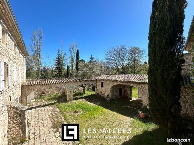 Propriété 20 pièces 600 m²
