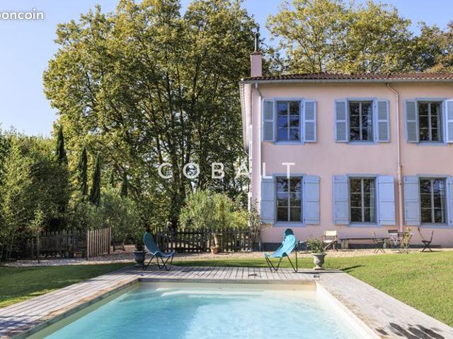 Propriété 20 pièces 600 m²