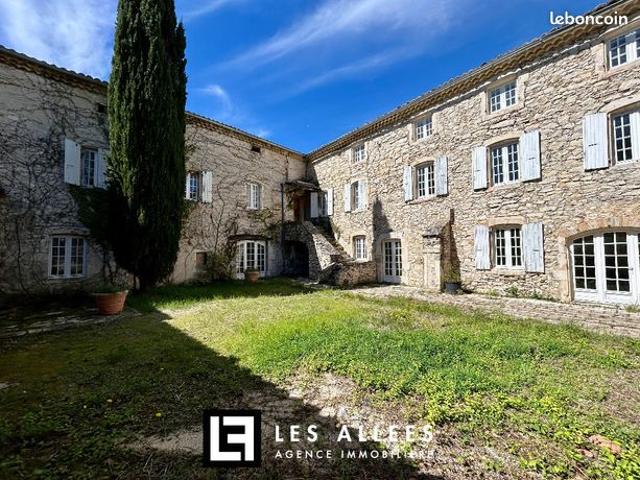 Propriété 20 pièces 600 m²