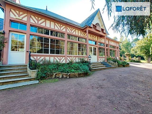 Propriété 20 pièces 900 m²