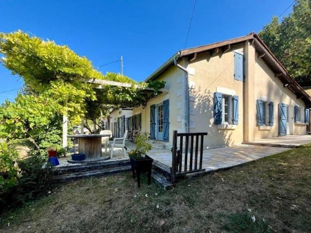 Propriété 216 m2 sur parcelles de 12866 m2