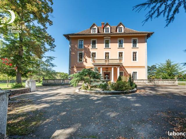 Propriété 21 pièces 993 m²
