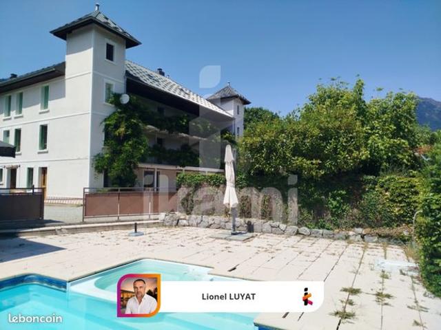 Propriété 22 pièces 623 m²