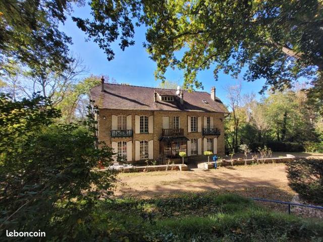 Propriété 23 pièces 454 m²