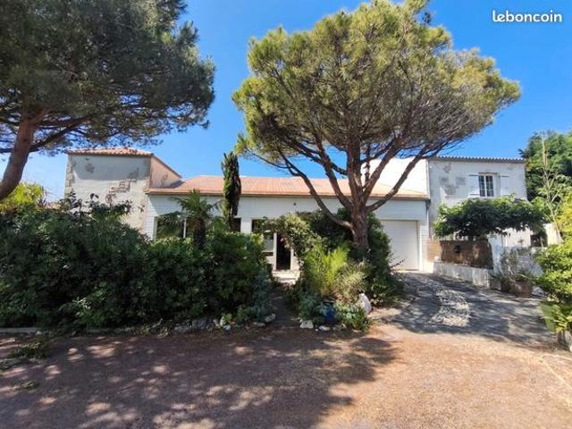 Propriété 23 pièces 820 m²