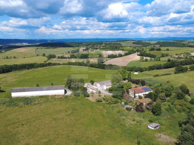 TARN Propriété rurale de 55 hectares avec maison d'habitat. 240m² Puylaurens