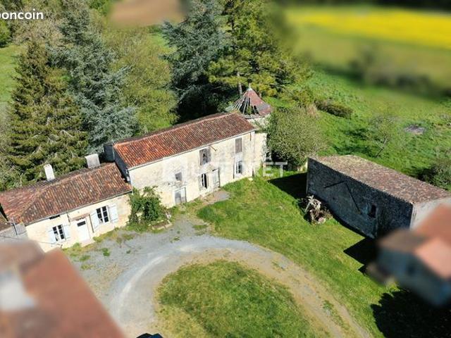 Propriété 241 m² LE DOUHET