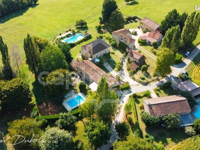 Propriété 24 pièces 602 m²