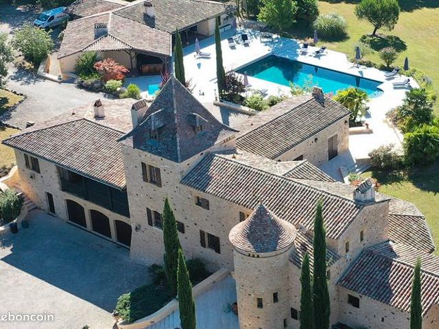 Propriété 25 pièces 755 m²