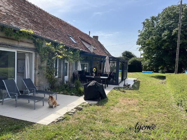 Propriété 2640 m2: maison restaurée, 2 logements communican. 160m² La Charité sur Loire