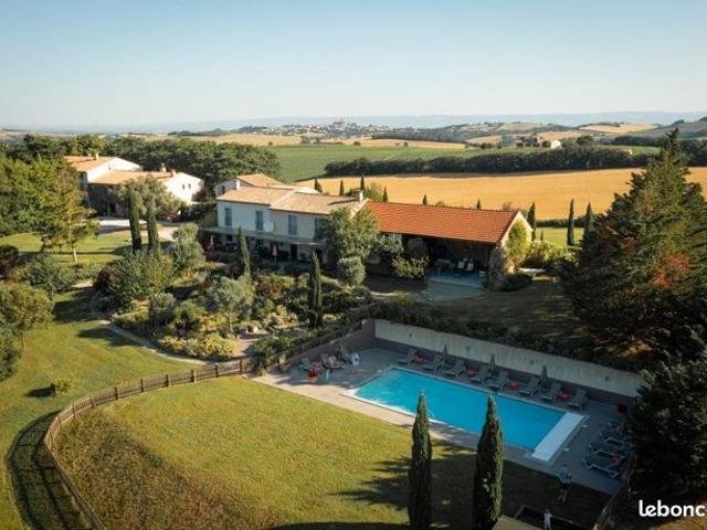Propriété 26 pièces 900 m²