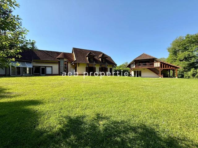 Propriété 275m² 4/5 chambres avec Parc et Dépendance