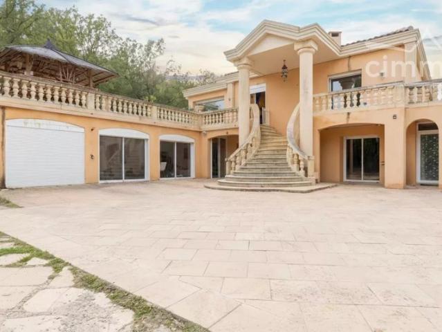 Propriété 270 m² sur 1 hectare avec piscine, vue Sainte Victoire et 16 couchages – Idéale famille ou gîtes haut de gamme – Gardanne