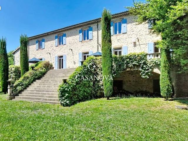 Propriété 27 pièces 773 m²